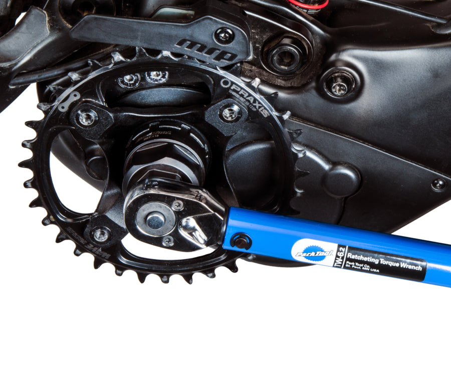 Park Tool BBT-118 dokręcający pierścień za pomocą klucza dynamometrycznego