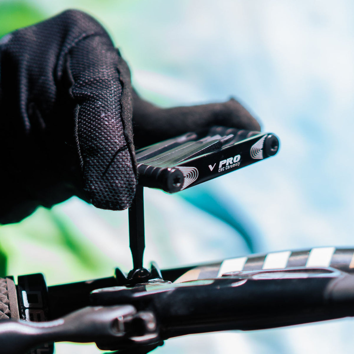 Lezyne V Pro 11 en uso en MTB
