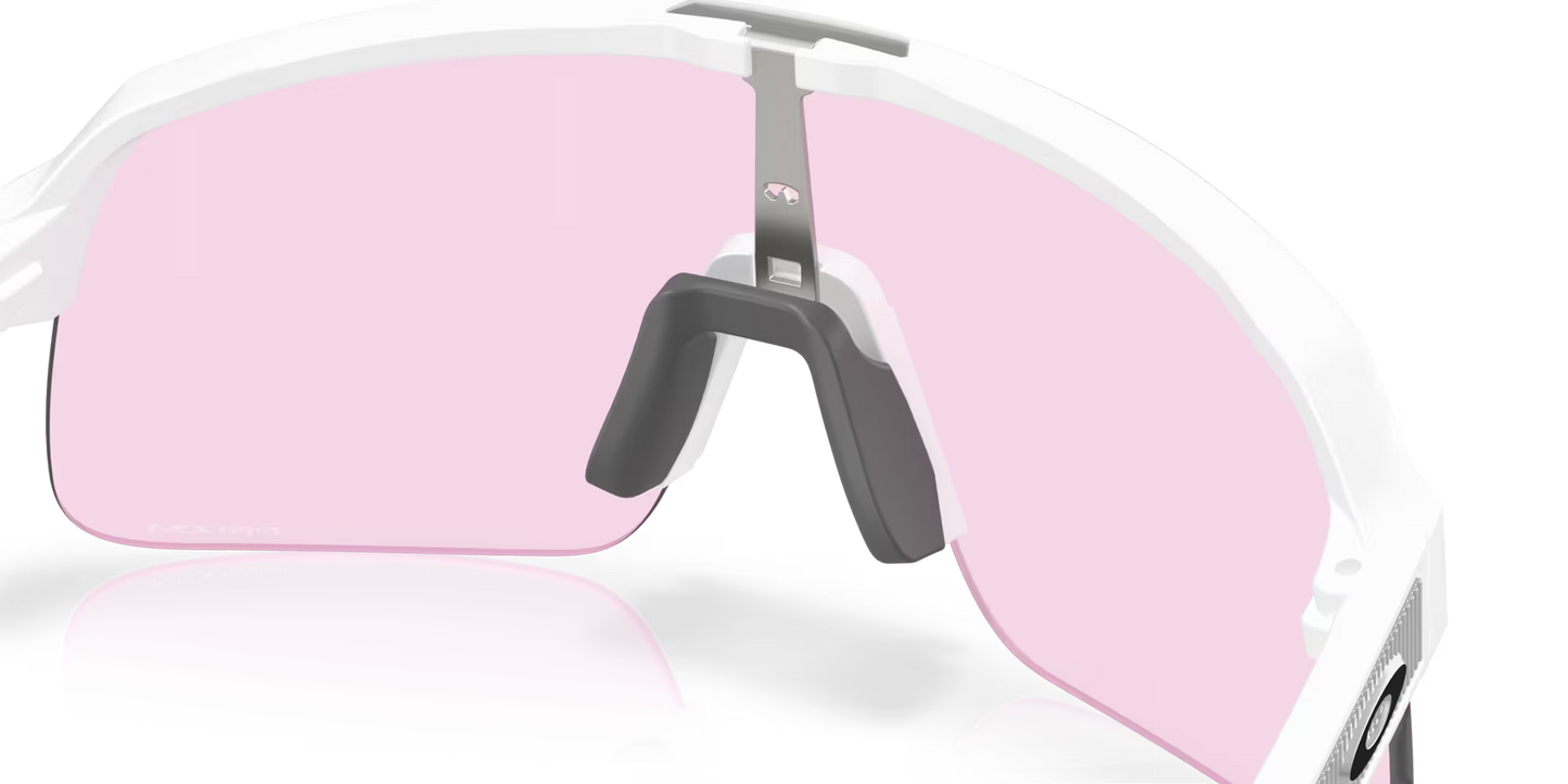 OAKLEY SUTRO LITE S Matt White Prizm Low Light-glasögon - OO9496-0834