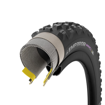 PIRELLI SCORPION EMPEROR 29x2.40 Soft HardWall Tubeless Ready sulankstoma padanga, juoda / geltona „Team Edition“