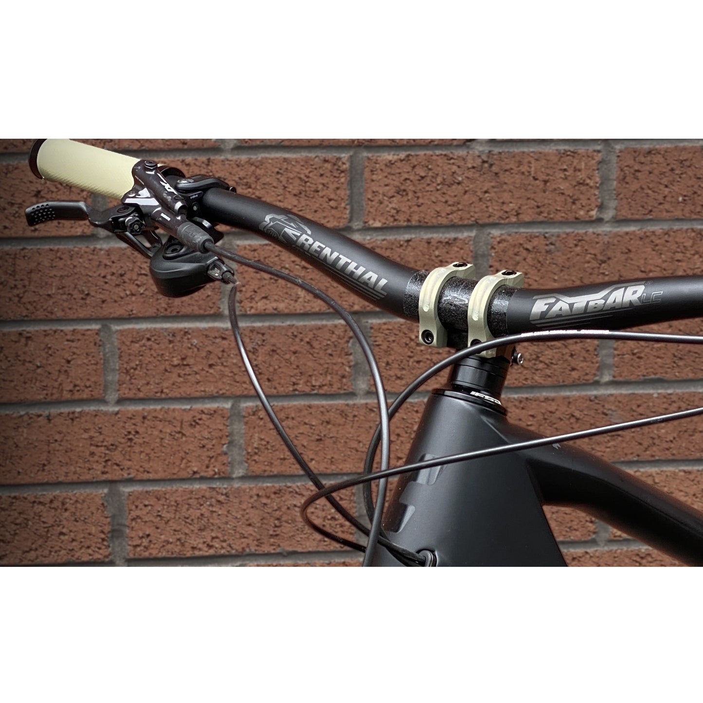Cintre RENTHAL V3 FATBAR LITE Carbone Rise 40mm 760mm
