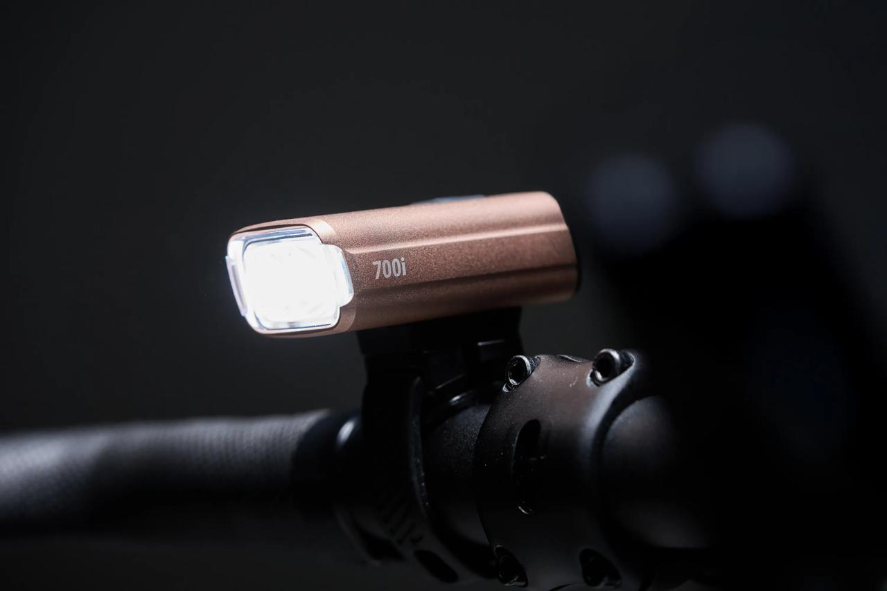Forlygte BBB NANOSTRIKE 700 i Rose