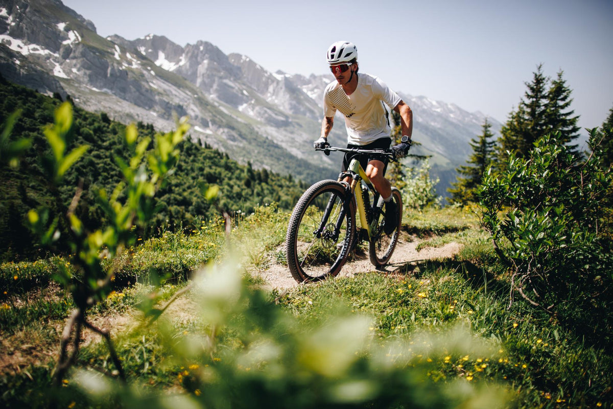 Cestná prilba MAVIC COMETE SL MIPS