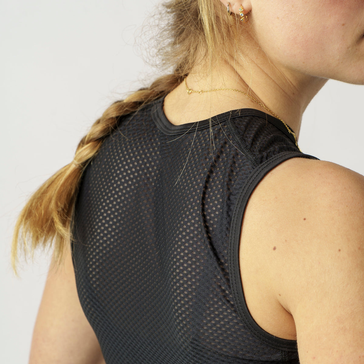 GRIPGRAB ULTRALIGHT MESH Women's Sleeveless Base Layer Black