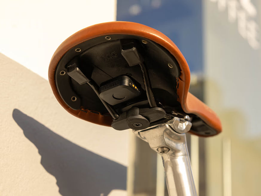 Žadintuvo ir sekiklio QUADLOCK SADDLE RAIL ADAPTOR tvirtinimo laikiklis po balneliu