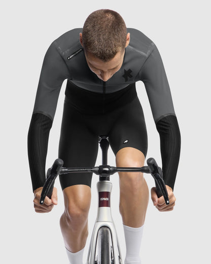Chaqueta ASSOS EQUIPE RS ALLEYCAT SHELL S11 Gris/Negro