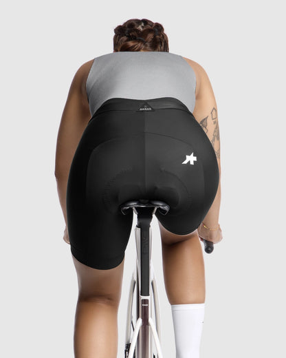 Pantaloncini da ciclismo corti da donna ASSOS UMA GT HALF S11 SHORT neri