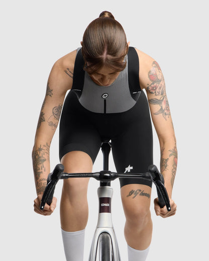 ASSOS UMA GT S11 Naisten Lyhyet Olkainpyöräilysortsit Musta