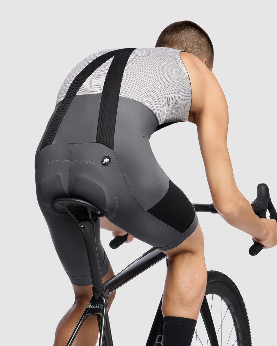 ASSOS TACTICA KIESKAFER GRAVEL T5 Bib Short Grå