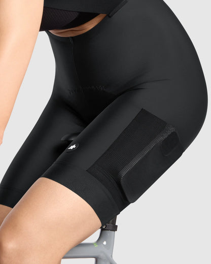 ASSOS TACTICA KIESKAFER T5 GRAVEL Naisten Lyhyt Henkselicuissard Musta