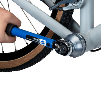 Park Tool BBT-27.3 pri uťahovaní misky momentovým kľúčom TW-6.2