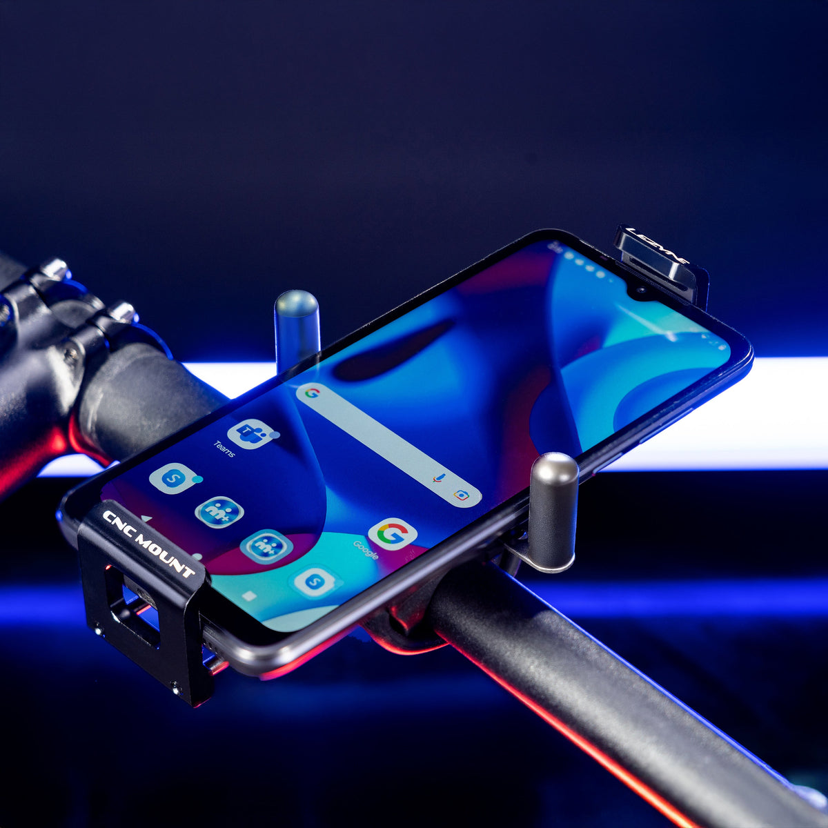 Nosač za pametni telefon LEZYNE CNC PHONE MOUNT od aluminija
