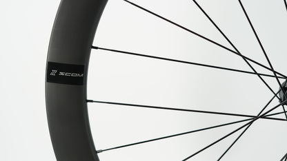 Coppia di Ruote SCOM CORSA 45 Tubeless Ready (Center Lock)