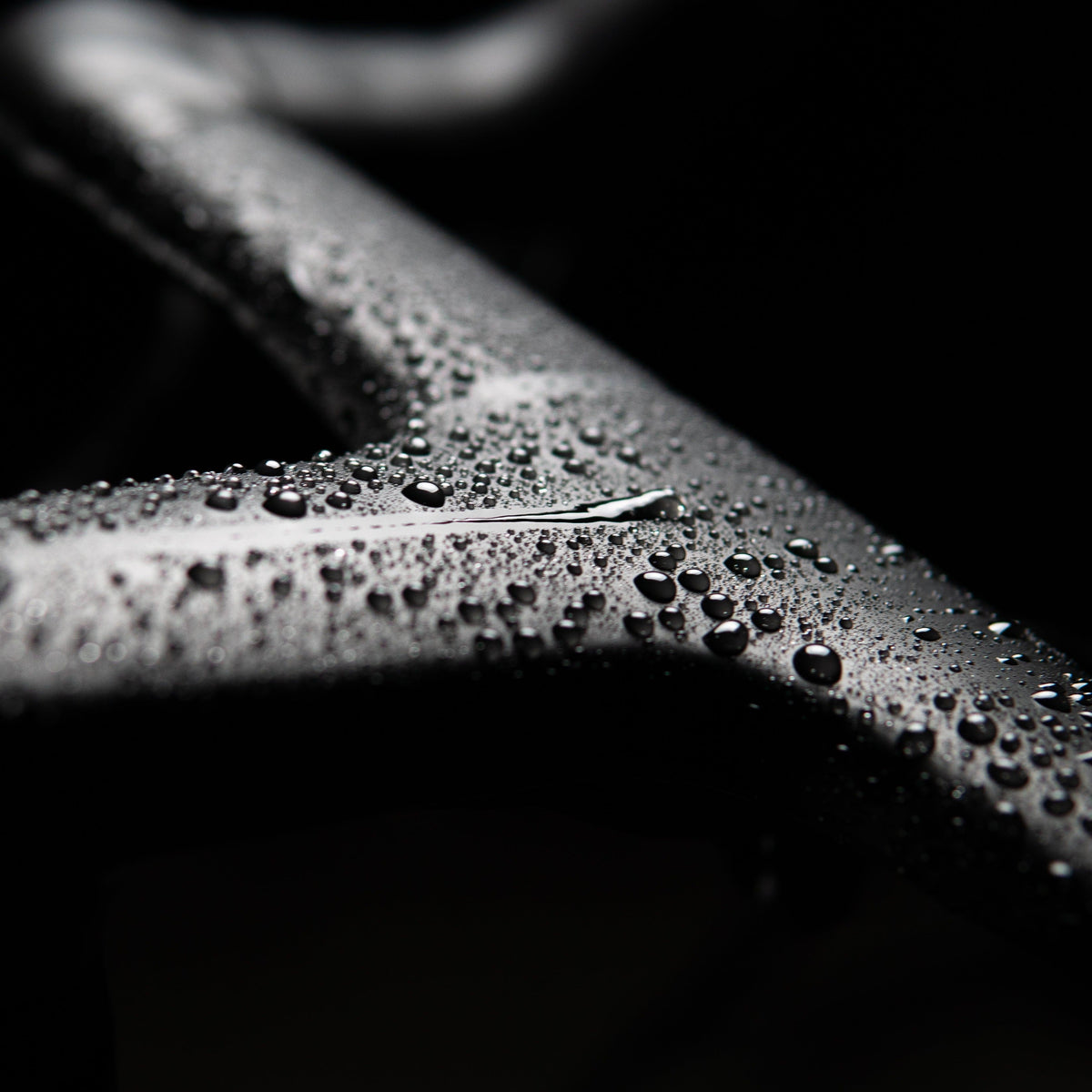 Effetto idrofobico di DYNAMIC SECRET SURFACE su un telaio