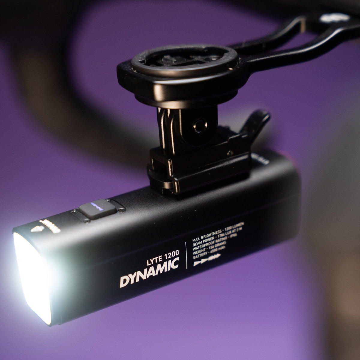 DYNAMIC LYTE 1200 mounted on a handlebar