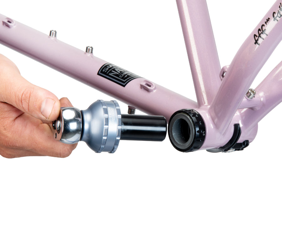 Park Tool GPS-24 Führungsstift in einem Tretlager eingesetzt