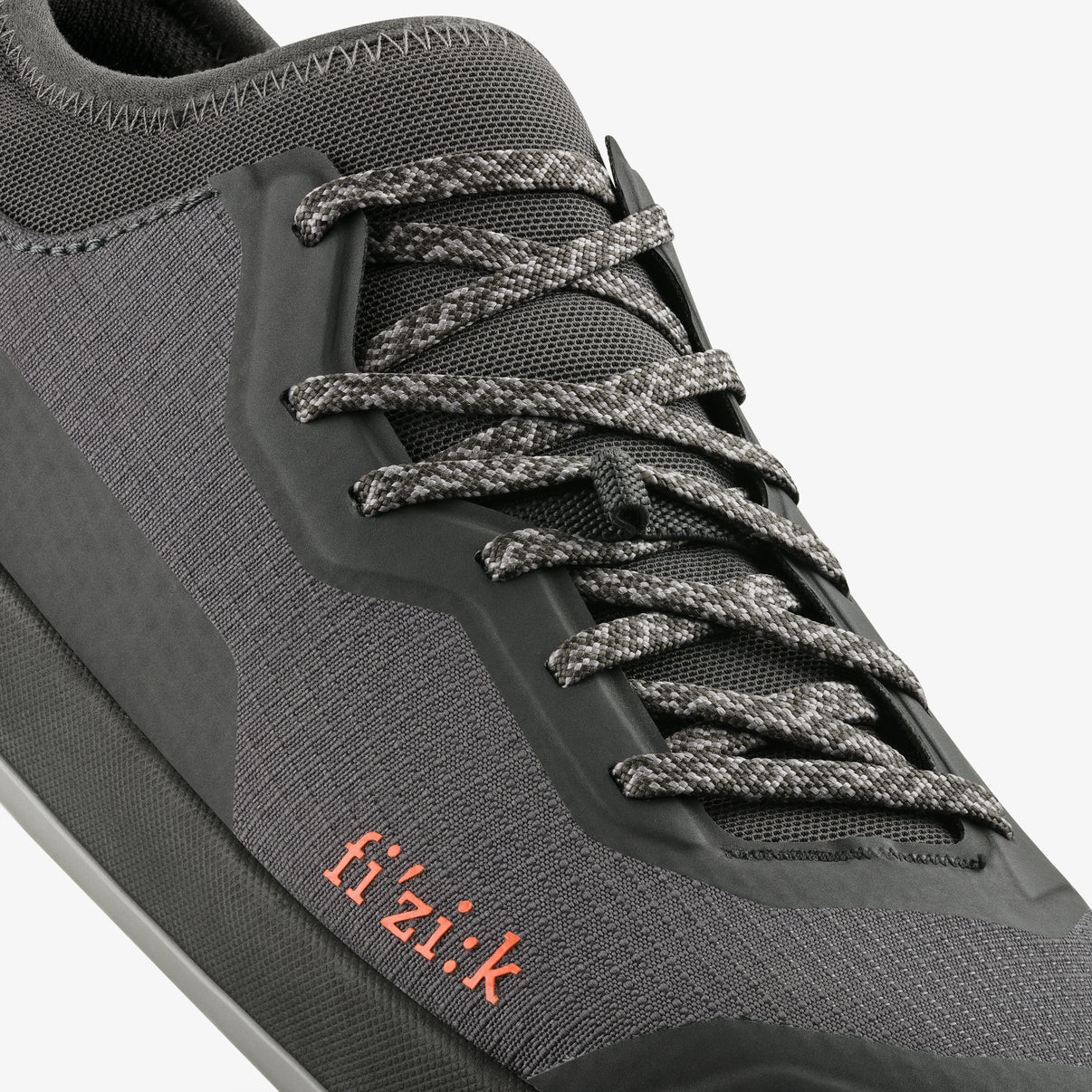 FIZIK VERSOR 2 FLAT -maastopyöräilykengät, harmaa/musta