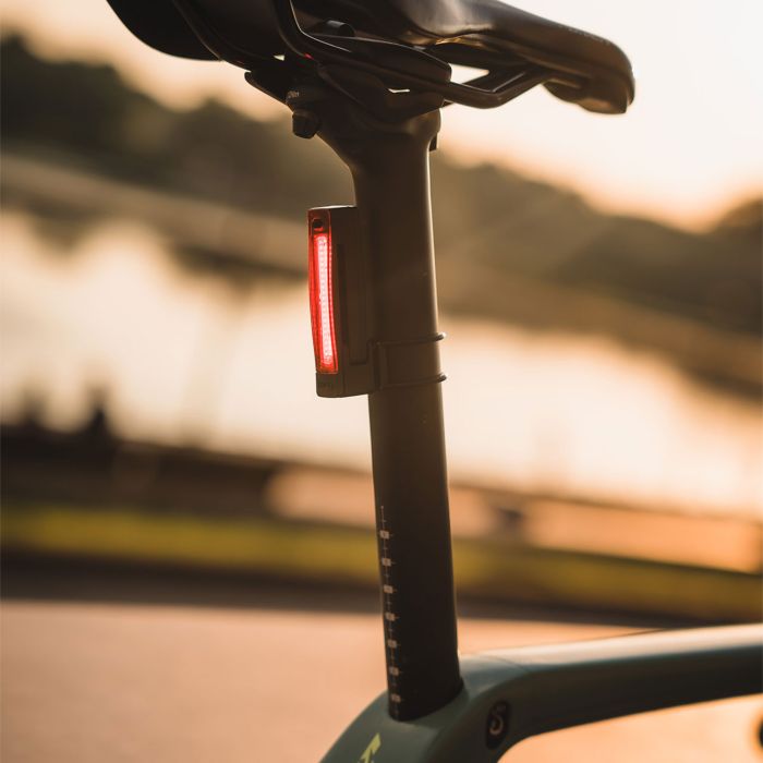 KNOG PLUS REAR baglygte, 20 lumen, sort