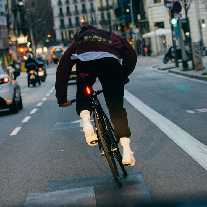 KNOG PLUS REAR baglygte, 20 lumen, sort
