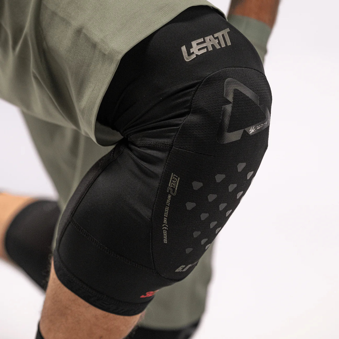 Genouillères LEATT 6.0 EVO LITE Noir