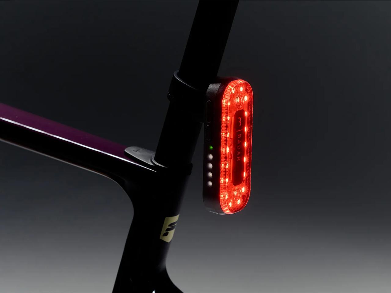 Luz Trasera BBB SIGNAL RADAR 80 Lumens