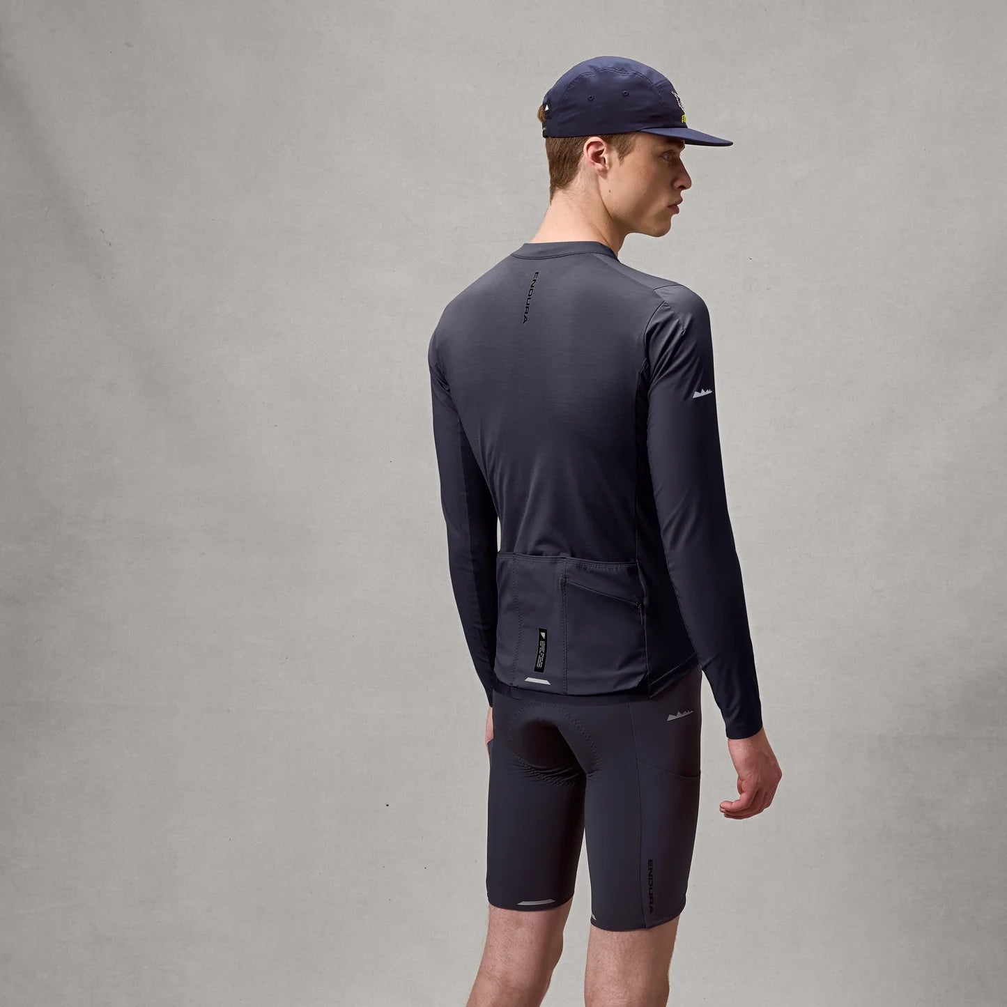 Camisola ENDURA ALLTRACK RIDE de Manga Comprida Carbon Cinzento