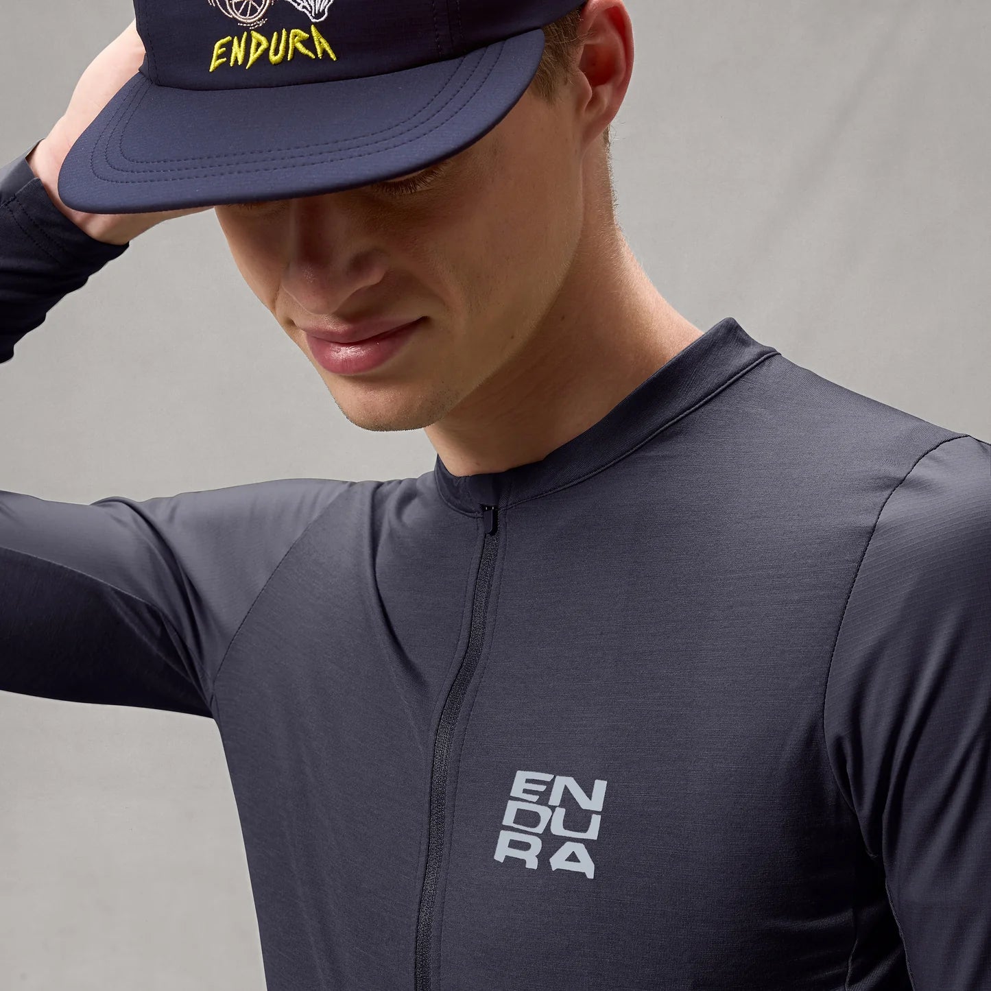 Camisola ENDURA ALLTRACK RIDE de Manga Comprida Carbon Cinzento