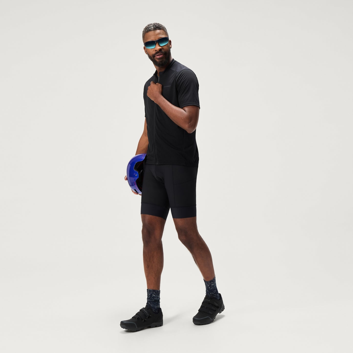 ENDURA LOOP Kurze Trägerhose Schwarz
