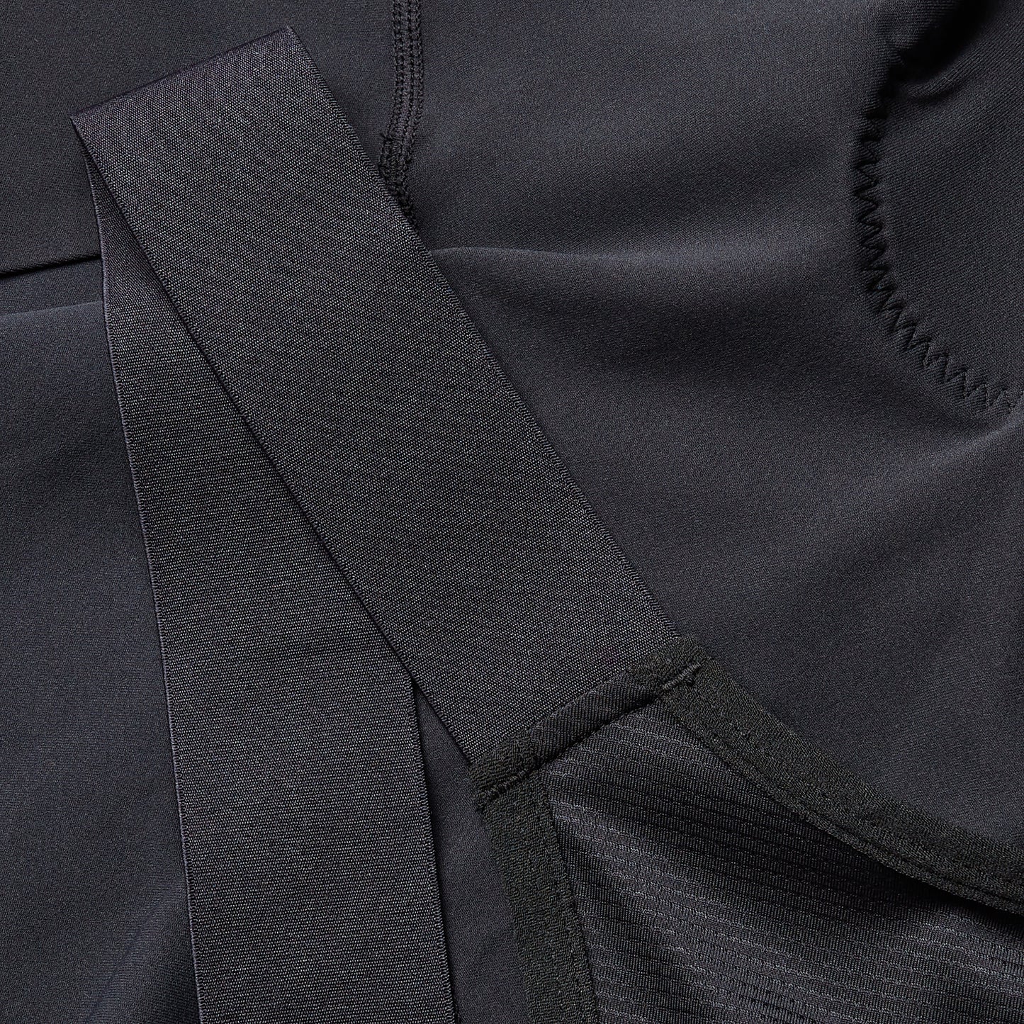 ENDURA LOOP Kurze Trägerhose Schwarz