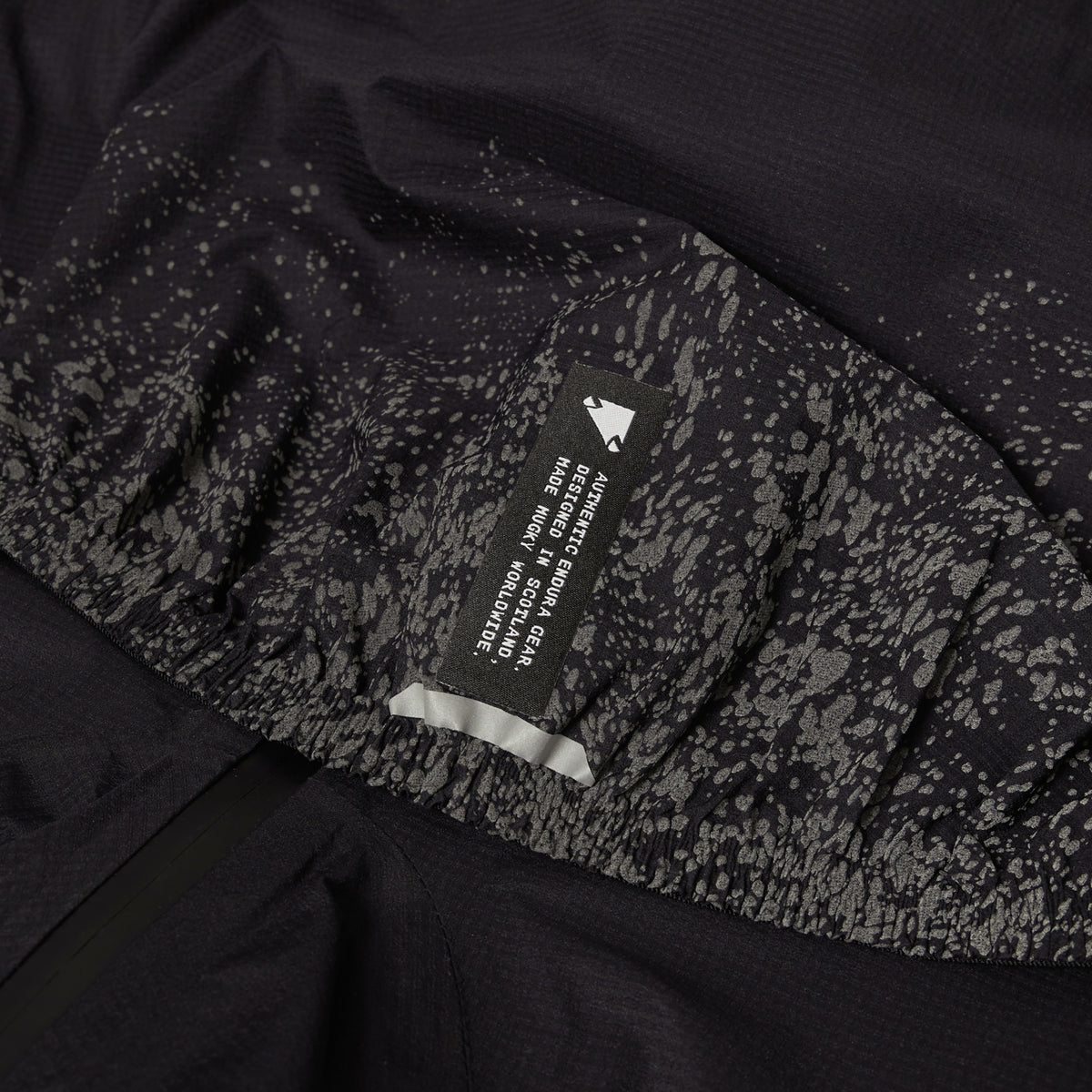 Černá bunda ENDURA ALLTRACK RACE CAPE