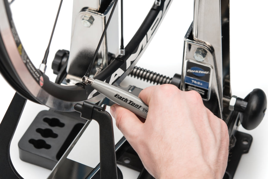 Park Tool SW-11 nałożony na nyplę Campagnolo 5,5 mm