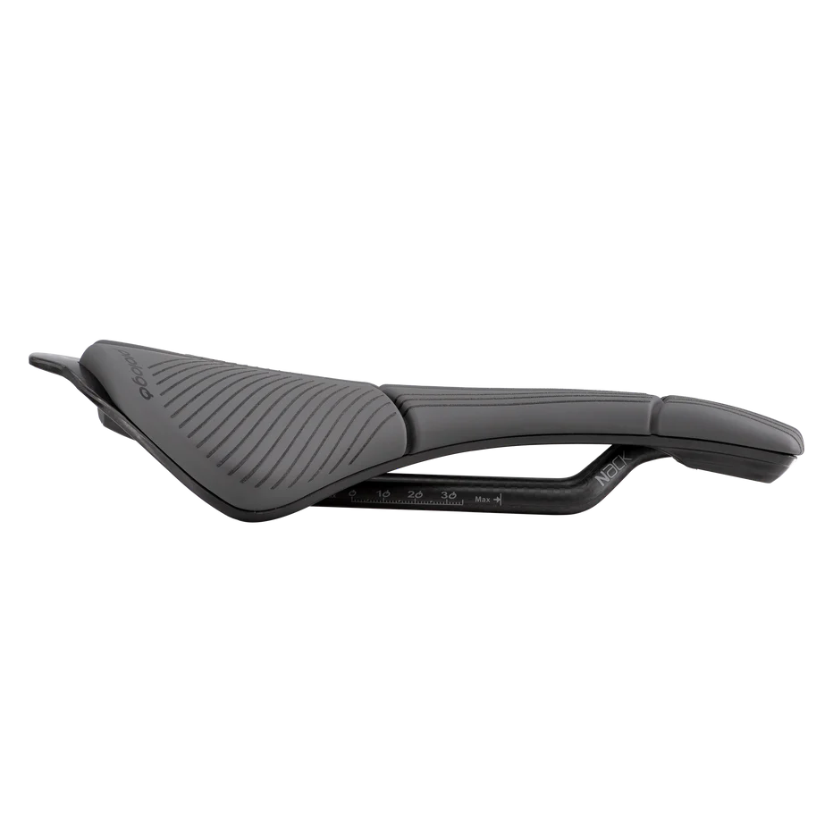 PROLOGO SCRATCH M5 PAS AGX-sadel 147 mm med sorte skinner