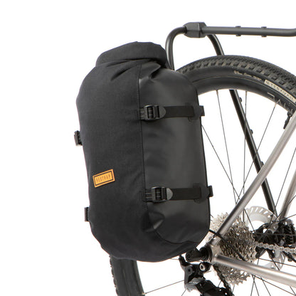Pakethållarväska RESTRAP SWITCH PANNIER 10L Svart