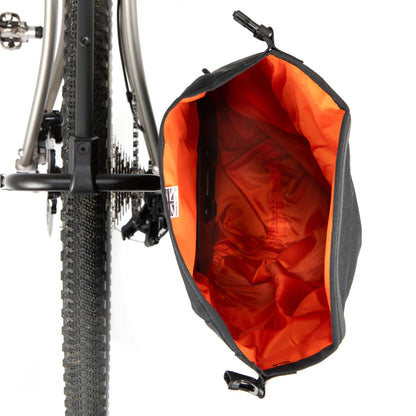 Pakethållarväska RESTRAP SWITCH PANNIER 10L Svart