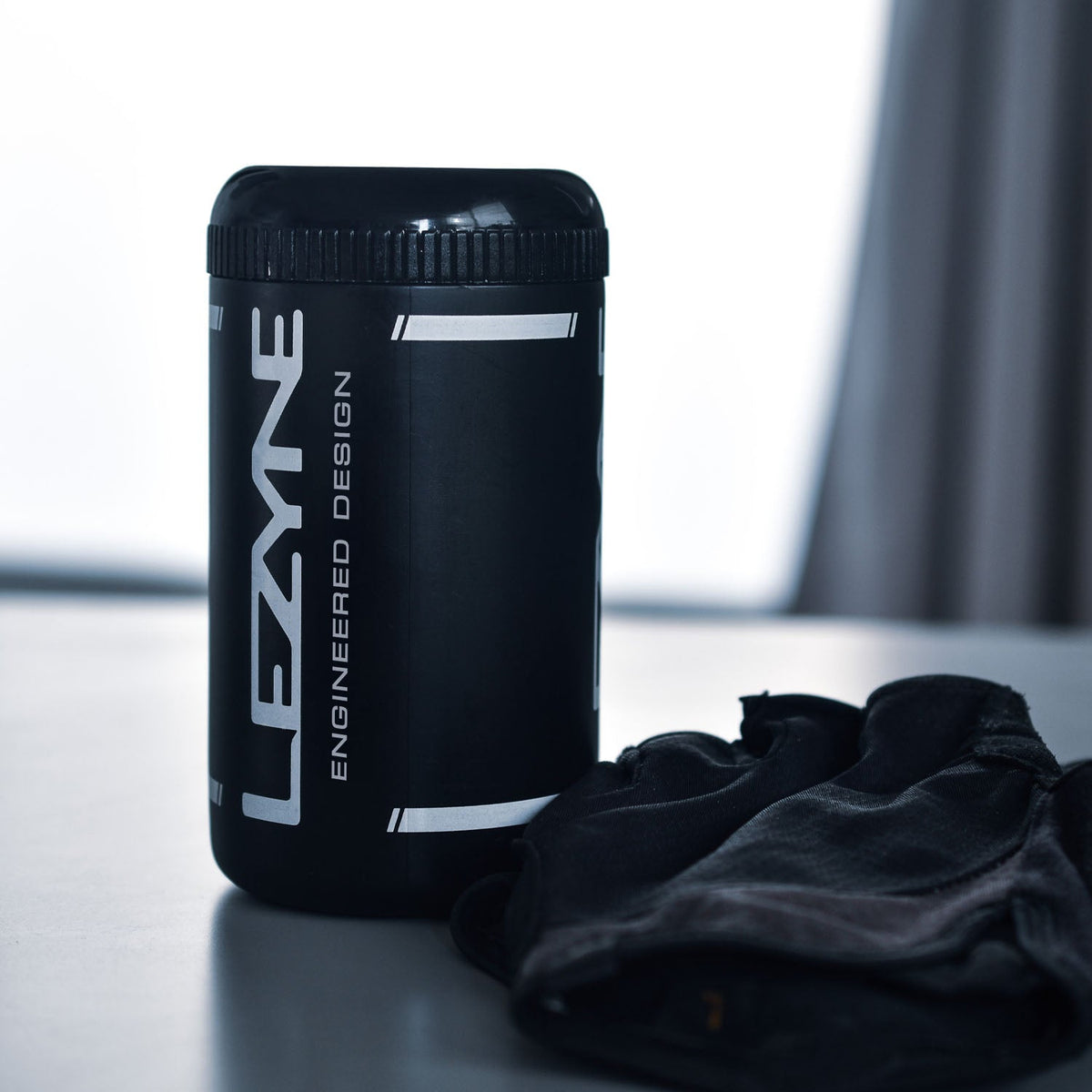 LEZYNE FLOW CADDY BOX 500 ml tööriistapudel organiseerijaga