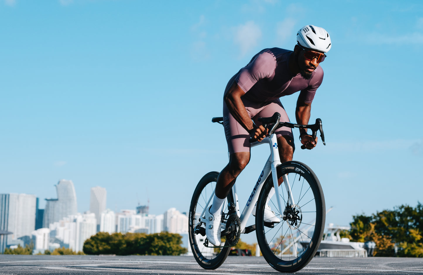 ZIPP 404 S A1 forhjul Sort