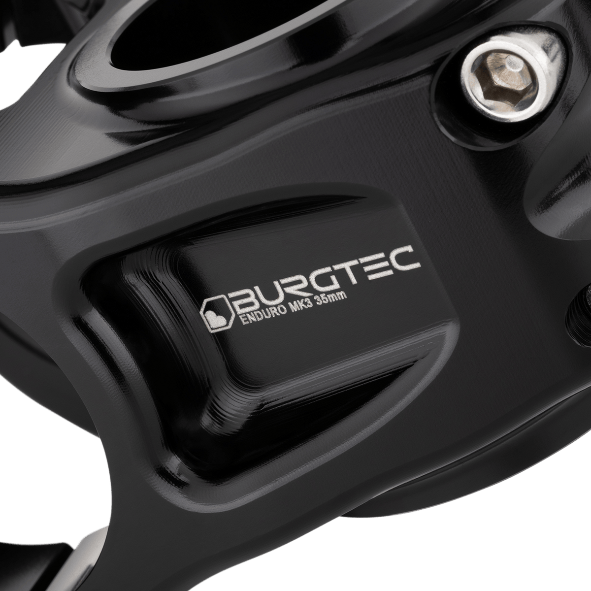 Attacco manubrio BURGTEC ENDURO MK3 nero — dettaglio del corpo lavorato