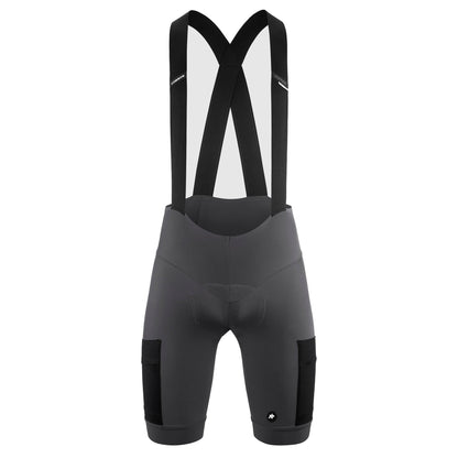 Korte fietsbroek met bretels ASSOS TACTICA KIESKAFER GRAVEL T5 grijs — witte achtergrond, 2000 x 2000