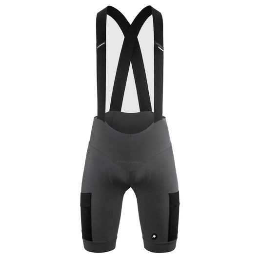 Korte fietsbroek met bretels ASSOS TACTICA KIESKAFER GRAVEL T5 grijs — witte achtergrond, 2000 x 2000