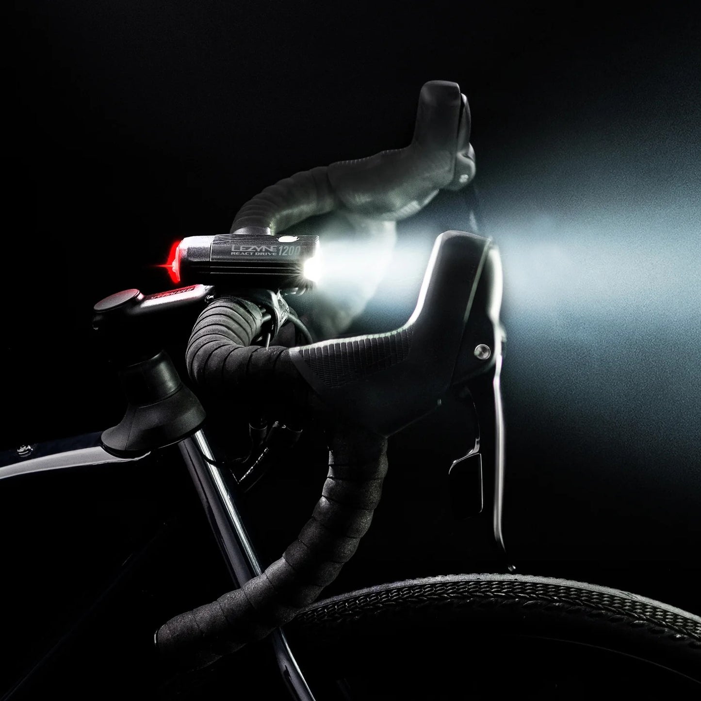 Éclairage Avant LEZYNE REACT DRIVE