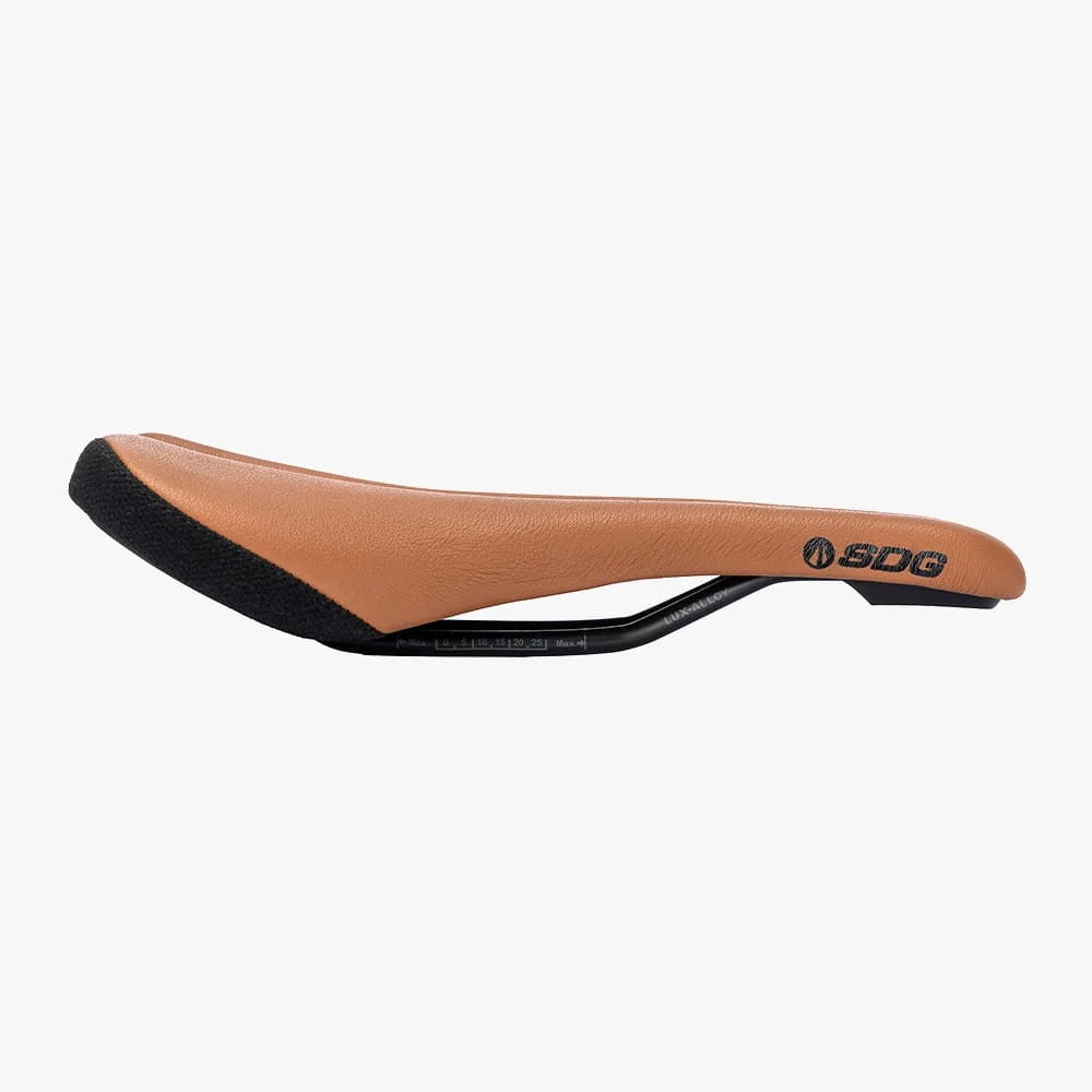 Sedlo SDG BEL-AIR V3 s ližinami Lux-Alloy a koženým potahem