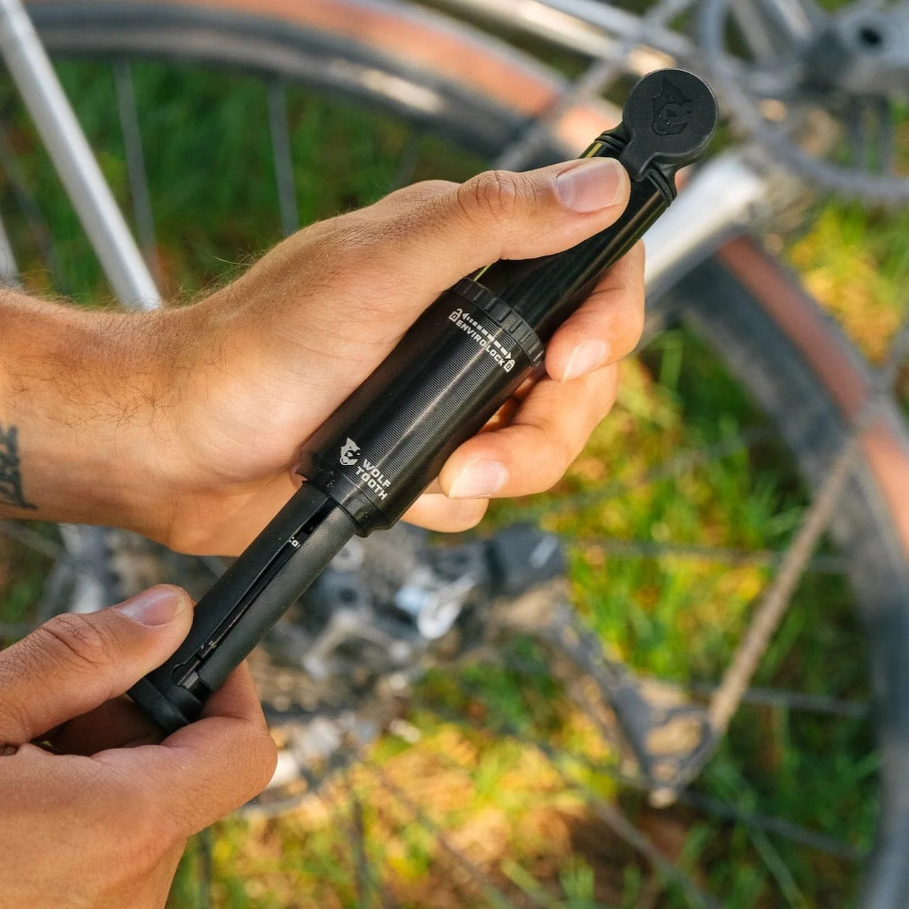 WOLF TOOTH ENCASE CLIK VALVE 40CC Pompa manuale