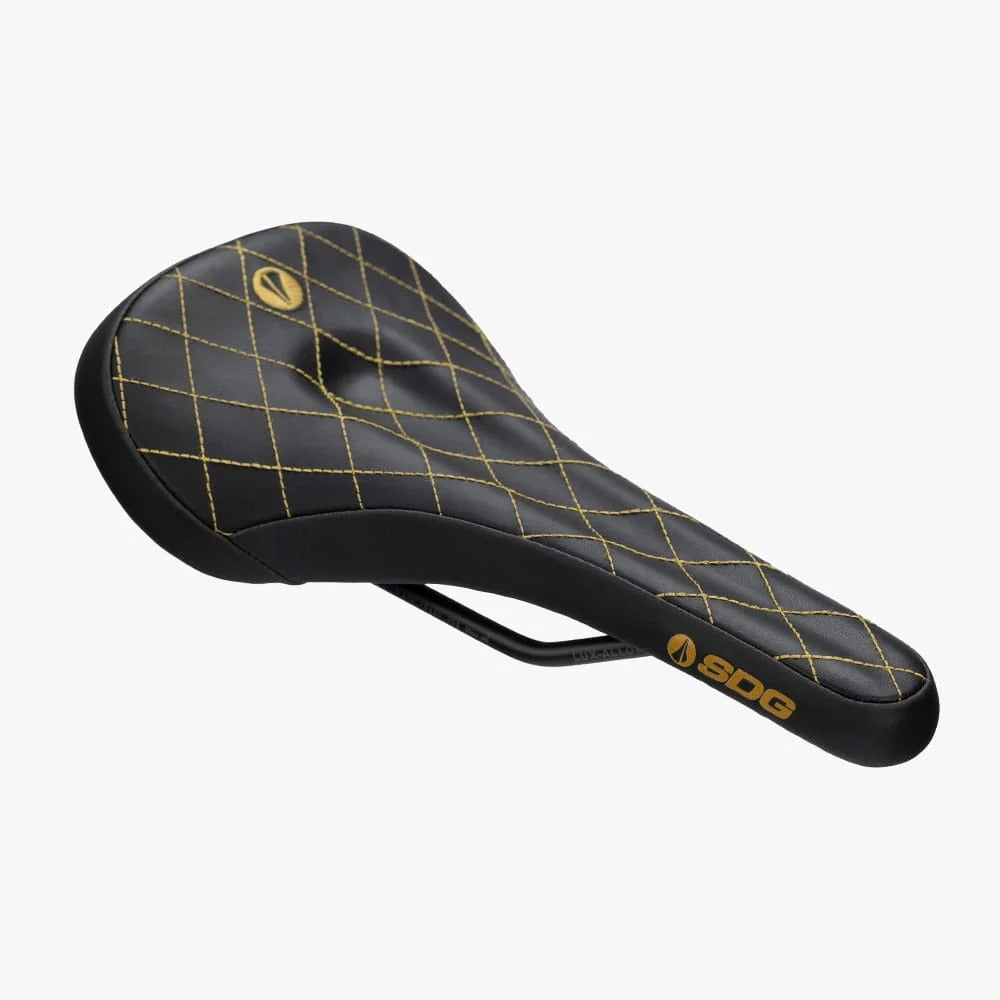 SDG BEL-AIR V3 MAX Sattel mit Lux-Alloy-Streben, schwarz/gold, abgesteppt