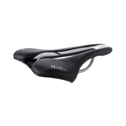 Siodełko SELLE ITALIA SLR BOOST ENDURANCE SUPERFLOW S z prętami Ti316, czarne — widok pod kątem