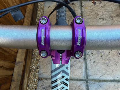 Potence HOPE GRAVITY 20 mm Violet — vue du dessus montée sur un cintre