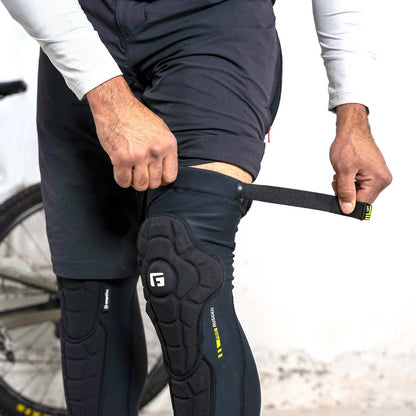 Nakolanniki z Ochranaczami Piszczeli G-FORM PRO-RUGGED 2 Czarne