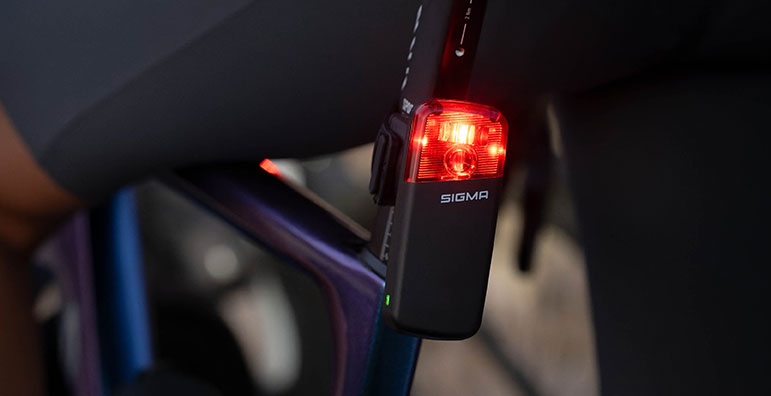 SIGMA RECO 80 LINK montada en una bicicleta de carretera