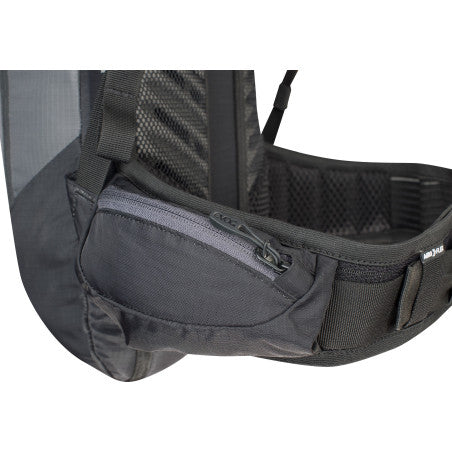Zaino con protezione dorsale EVOC FR LITE RACE 10L Grigio