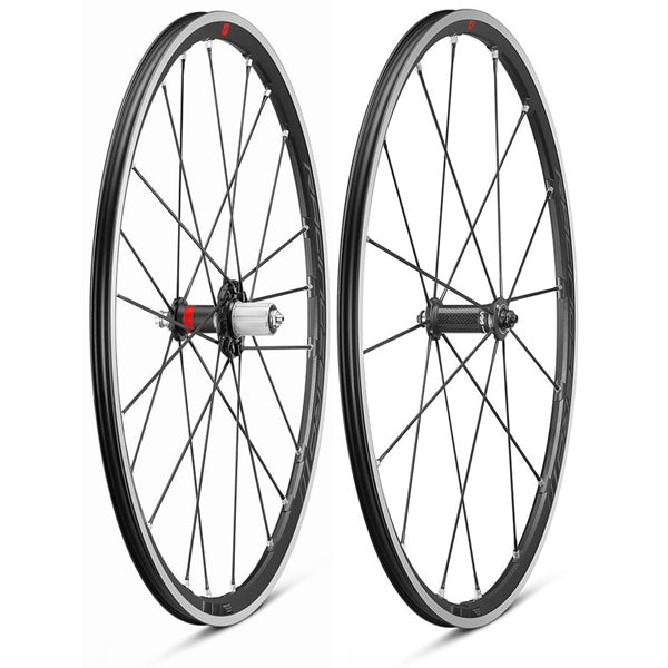 Et sæt FULCRUM RACING ZERO 2-WAY FIT C17-hjul